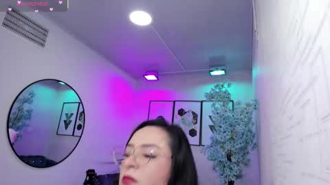 Tiara  online show from 03-25-26, 03:34