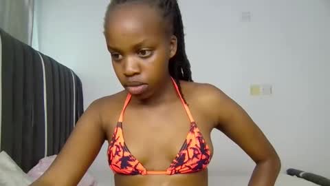 Snapshot of tiara_t chatting on 02-15-26, 07:51 Tiara online show from 02-15-26, 07:51