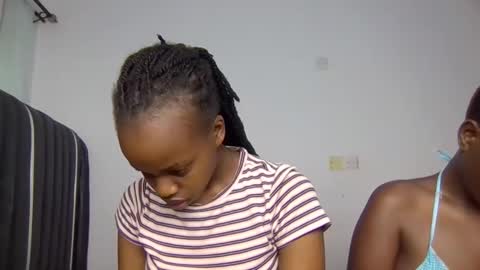 Snapshot of tiara_t chatting on 03-04-26, 07:03 Tiara online show from 03-04-26, 07:03