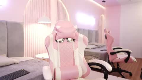 TIARA  online show from 06-10-26, 01:43