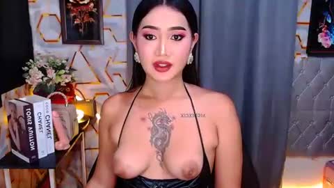 tiarrafoxs online show from 05-25-26, 12:00
