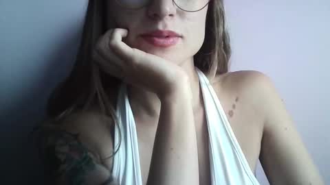 Tifanny online show from 12-16-25, 02:00