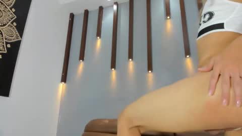 tifanny_doll01 online show from 11-01-25, 09:39