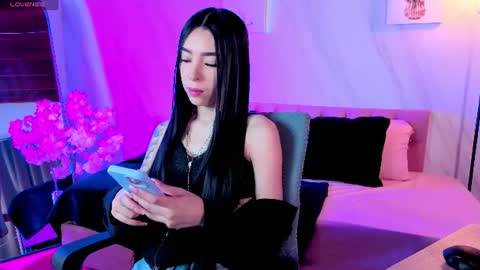 Snapshot of tifanny_m chatting on 07-15-26, 03:50 TIFANNY online show from 07-15-26, 03:50