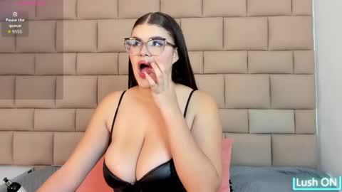 Tifanny  online show from 05-28-26, 11:51