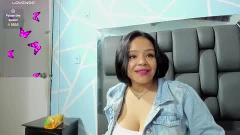 Snapshot of tiffanny_rose_ chatting on 01-03-25, 06:14 Sara online show from 01-03-25, 06:14