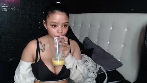 Snapshot of tiffanny_rose_ chatting on 01-13-25, 06:59 Sara online show from 01-13-25, 06:59