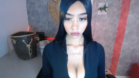 tiffany_1m online show from 12-19-24, 12:34