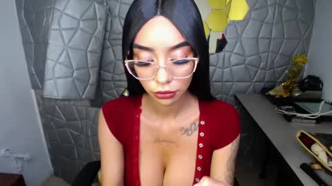 tiffany_1m online show from 03-05-25, 03:51