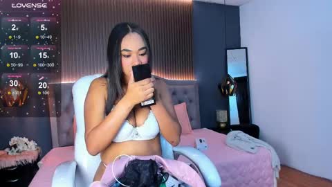 tiffany__charm_ online show from 11-18-25, 03:34