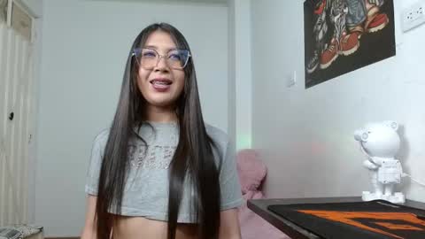 Tifanny online show from 10-20-25, 03:56