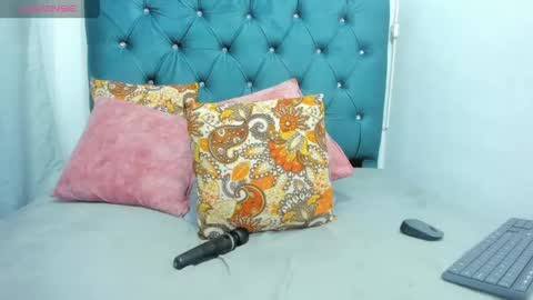 Snapshot of tiffany_hot19_ chatting on 05-22-26, 01:24 tiffany online show from 05-22-26, 01:24