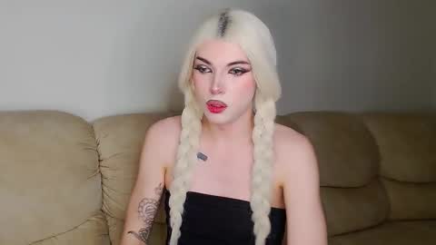 Snapshot of tiffany_smitch chatting on 01-08-26, 12:13 Tif online show from 01-08-26, 12:13