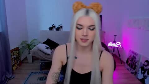 Snapshot of tiffany_smitch chatting on 02-10-26, 06:06 Tif online show from 02-10-26, 06:06