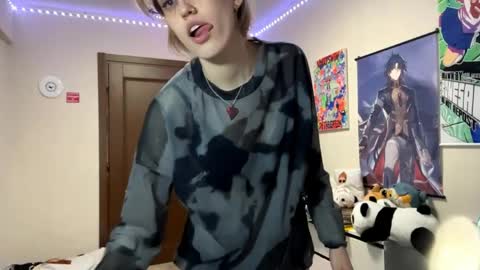 Snapshot of tiffanydziewanowski chatting on 04-23-26, 12:29 Tiffany online show from 04-23-26, 12:29
