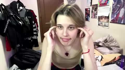 Snapshot of tiffanydziewanowski chatting on 05-10-26, 12:10 Tiffany online show from 05-10-26, 12:10