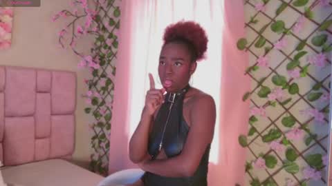 Snapshot of tiffanyebony_ chatting on 05-12-26, 03:20 TiffanyEbony online show from 05-12-26, 03:20