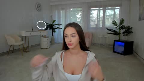 Tiffany Houston online show from 01-13-25, 07:11