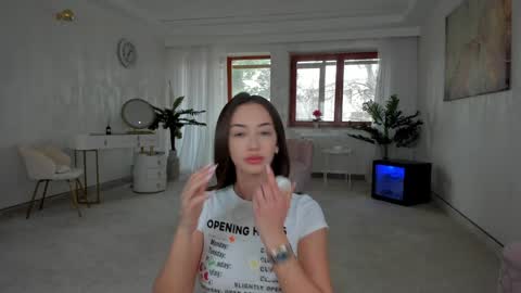 Tiffany Houston online show from 02-07-25, 07:07