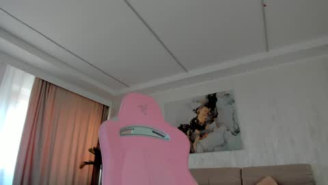 Tiffany Houston online show from 03-07-25, 01:07