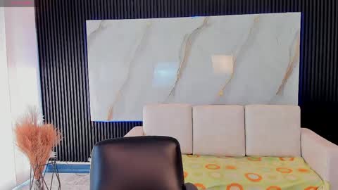 tiffanyhoustton online show from 04-20-26, 01:03