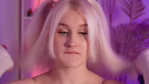 tiffanyjons online show from 12-04-25, 06:16