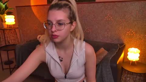 tiffanypeach online show from 05-03-26, 11:16