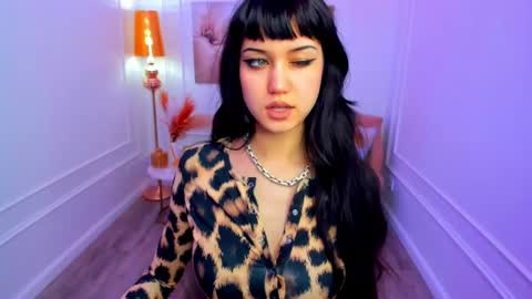 tiffanyyoun online show from 04-07-26, 12:16