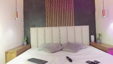 Tiffany  online show from 03-06-25, 08:59