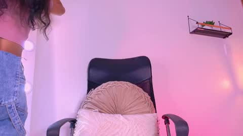 Tiffany  online show from 10-06-25, 08:06