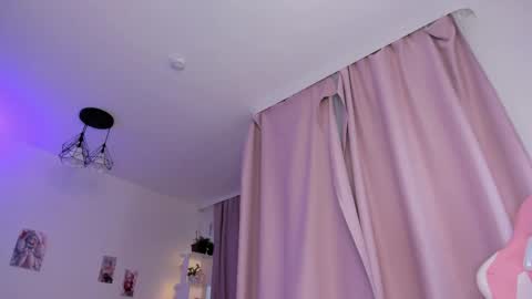 Snapshot of tiffy_fox chatting on 04-24-26, 03:31 Tiffany online show from 04-24-26, 03:31