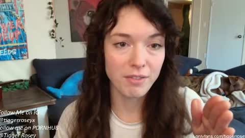 Snapshot of tiggerrosey chatting on 06-18-26, 10:25 All my Links online show from 06-18-26, 10:25