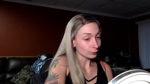 Snapshot of tightntatted13 chatting on 09-11-25, 10:21 3 online show from 09-11-25, 10:21