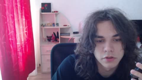 Snapshot of tiiiiiiiiiim chatting on 06-30-26, 11:44 Tim online show from 06-30-26, 11:44