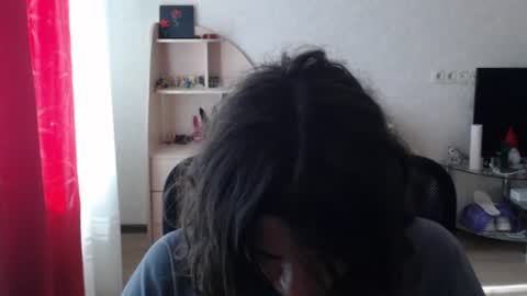 Snapshot of tiiiiiiiiiim chatting on 07-18-26, 01:37 Tim online show from 07-18-26, 01:37