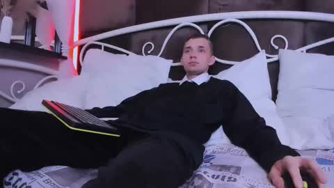 Snapshot of tim_blackk chatting on 09-18-25, 09:06 Tim online show from 09-18-25, 09:06