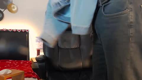 ask me online show from 02-11-25, 12:37