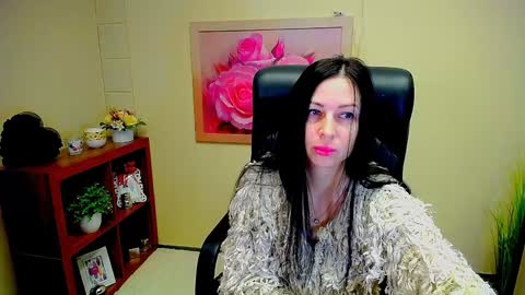 Snapshot of timeparadice chatting on 01-17-25, 08:13 Luisa online show from 01-17-25, 08:13