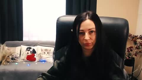 Snapshot of timeparadice chatting on 10-24-25, 07:38 Luisa online show from 10-24-25, 07:38