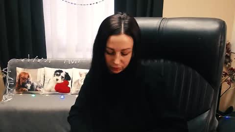 Snapshot of timeparadice chatting on 12-18-25, 08:53 Luisa online show from 12-18-25, 08:53