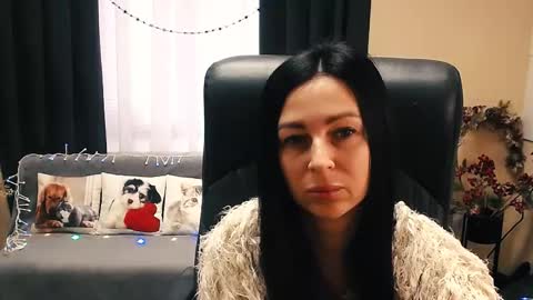 Snapshot of timeparadice chatting on 12-23-25, 08:34 Luisa online show from 12-23-25, 08:34