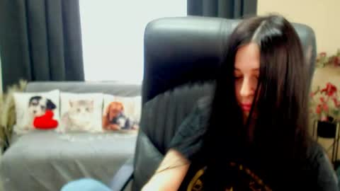 Luisa online show from 05-07-26, 07:25