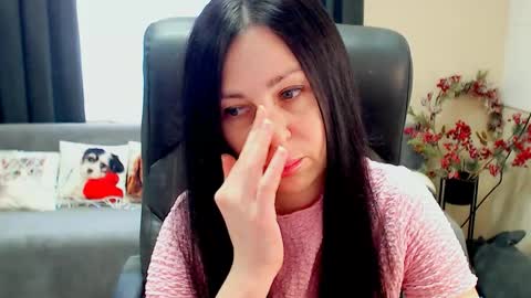 Luisa online show from 05-18-26, 08:42