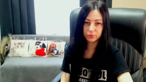 Luisa online show from 05-21-26, 07:37