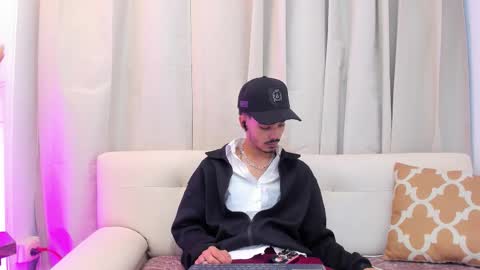 Snapshot of timothe_evans chatting on 02-08-26, 04:05 Evans online show from 02-08-26, 04:05