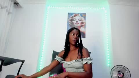 tinas_smith online show from 05-19-26, 01:17