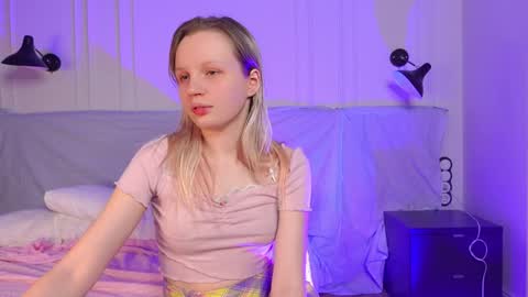 tinasiner online show from 01-24-25, 08:11