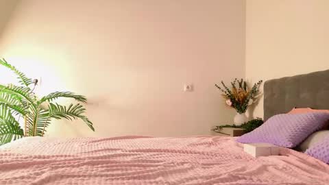 Snapshot of tinasiner chatting on 04-27-26, 02:04 tinasiner online show from 04-27-26, 02:04