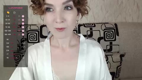 Snapshot of tinawincee chatting on 10-03-25, 05:04 Tina online show from 10-03-25, 05:04