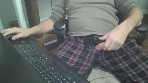 Snapshot of tincup430 chatting on 12-17-24, 12:33 5 day load on deck online show from 12-17-24, 12:33